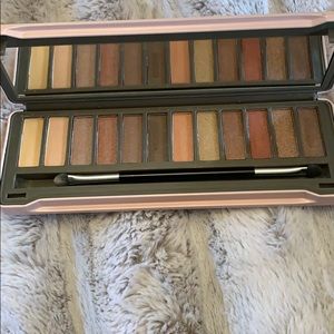 Makeup eyeshadow palette